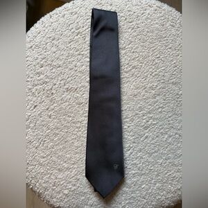 🔵Chopard🔵100% Autjentic Chopard Elegant Gray Men's Tie